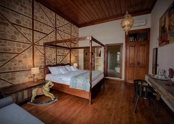 Palm House 17 - Adult Only *